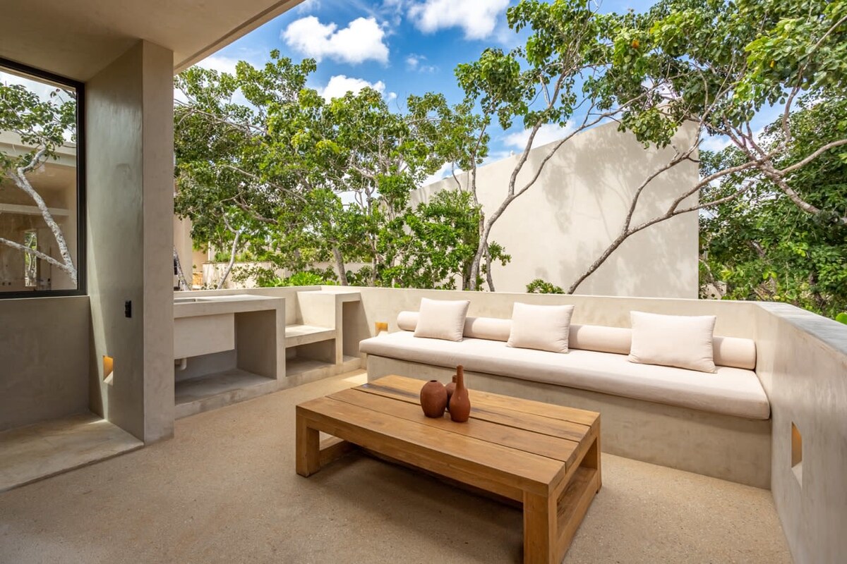 AMARI Uptown Tulum villa under starlit sky